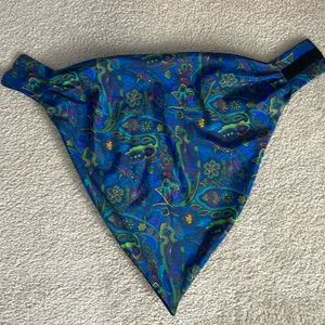 Beautiful neck gator